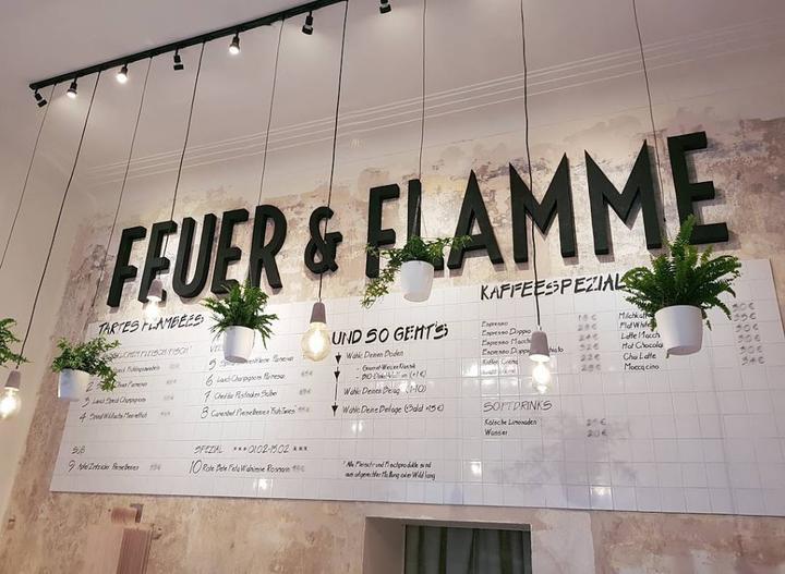 FEUER & FLAMME